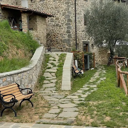 Semesterbostad Leon Morto *